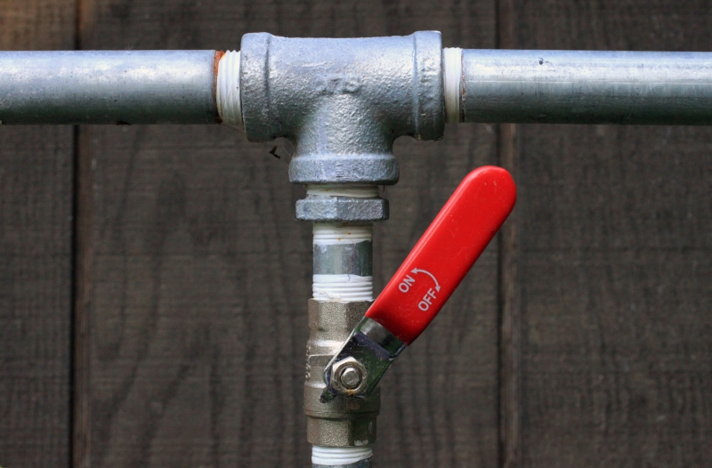 plombier-FOX AMPHOUX-min_water-open-house-bicycle-red-vehicle-611604-pxhere.com